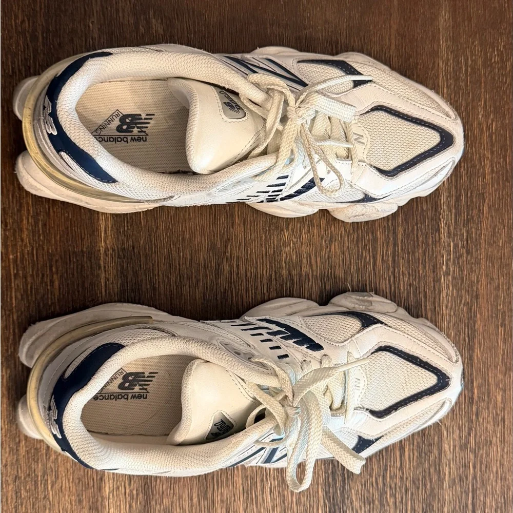 New Balance White and Navy Chunky Retro Sneakers - Picture 5 of 7